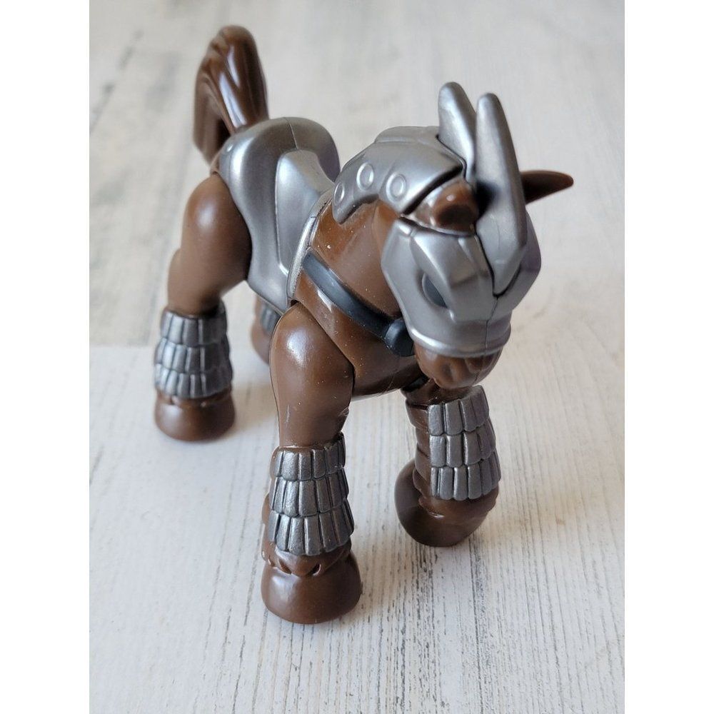 Fisher-Price 2011 armored stallion horse toy figure doll accessory